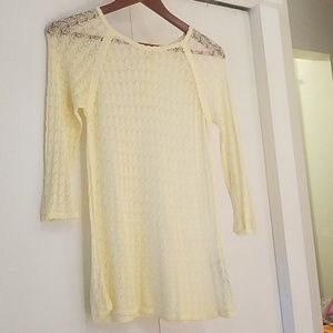 Beautiful baby yellow knit Zara top